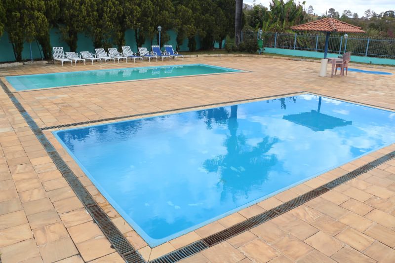 Piscina na Estância Bela Vida